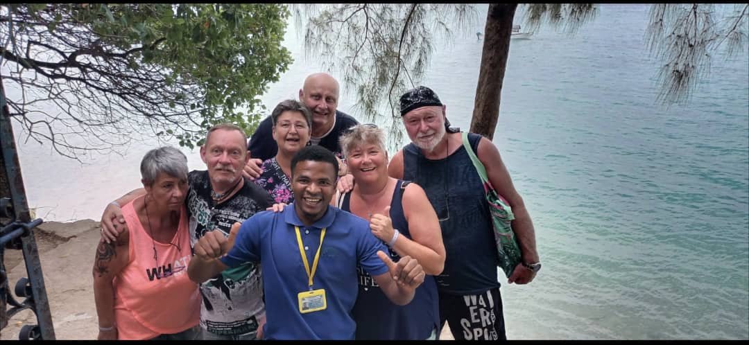 Harry Prison Island Tour 01