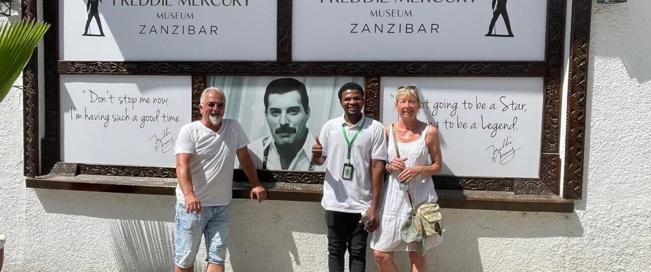 Harry Stone Town Tour 01